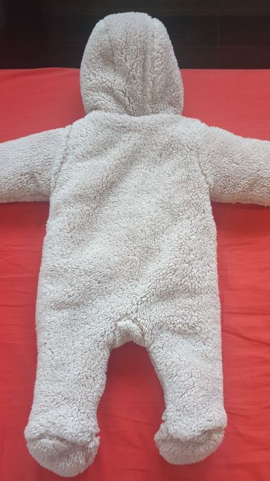 Бебешко яке и космонавт