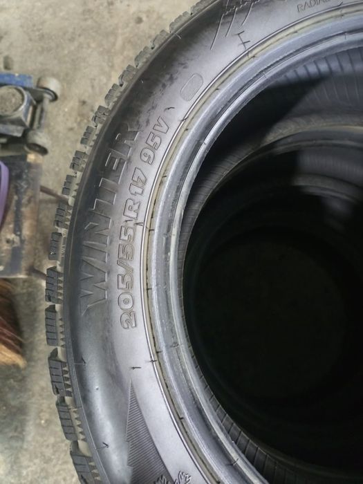 Продам шины 205/55/17зимнии