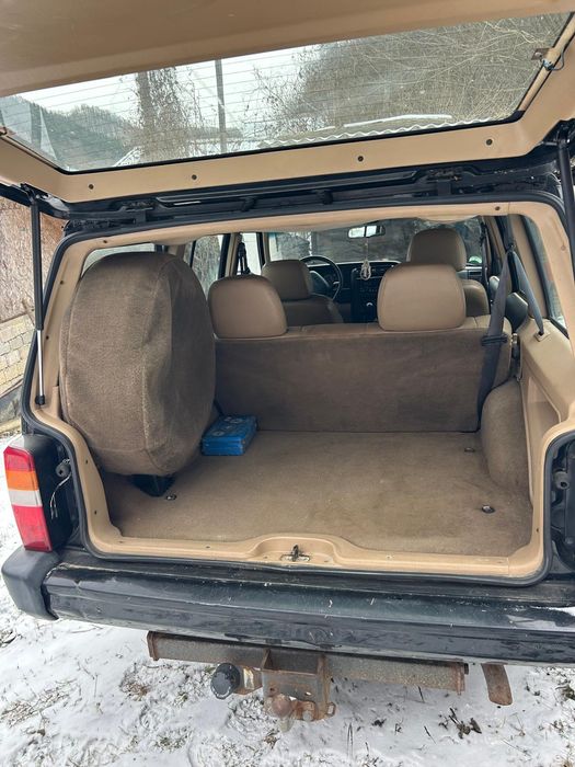 Vând Jeep Cherokee XJ