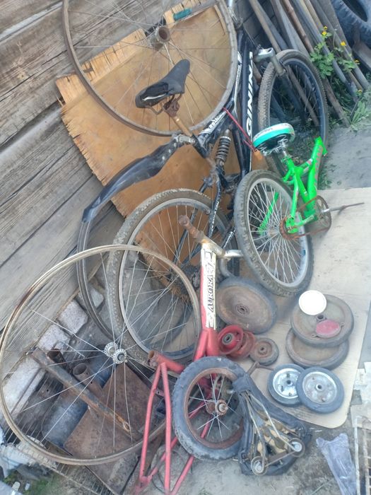 Продам велозапчасти.