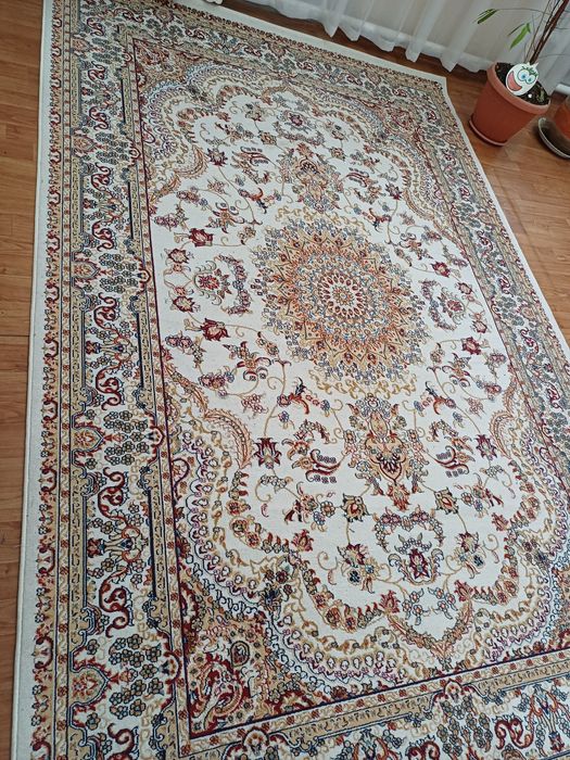 Продам ковёр в хорошем состоянии