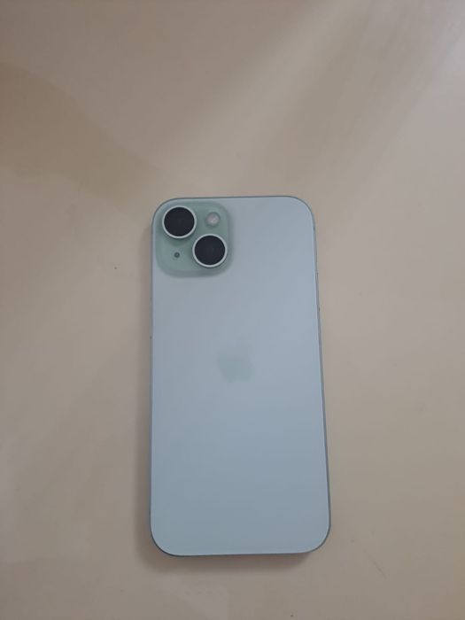 Iphone 15 зеленый свет