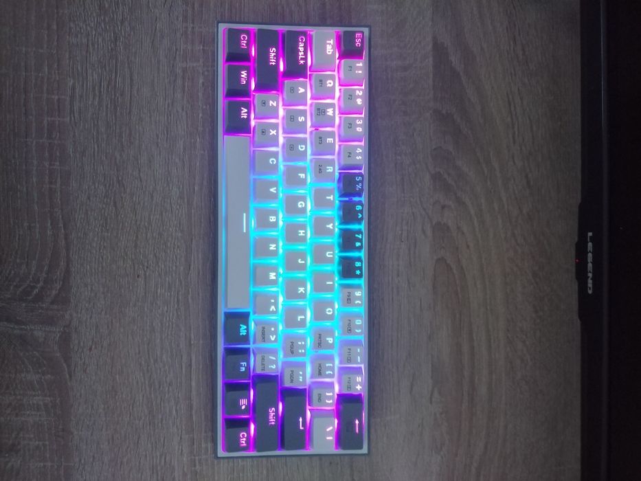 Vând Laptop ultraportabil HP 245 G8 folosit doar 5 luni!