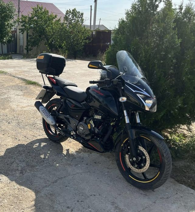 Мотоцикл Bajaj Pulsar 180