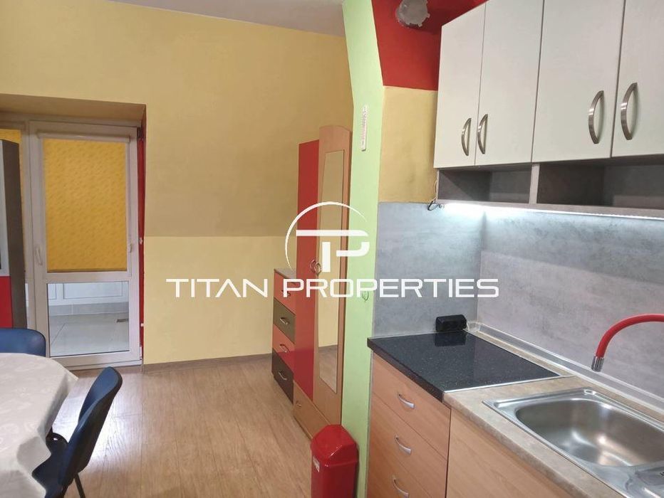 Дава се под наем Двустаен апартамент в Варна, Левски - 53 кв.м за 434 € - Снимка #2