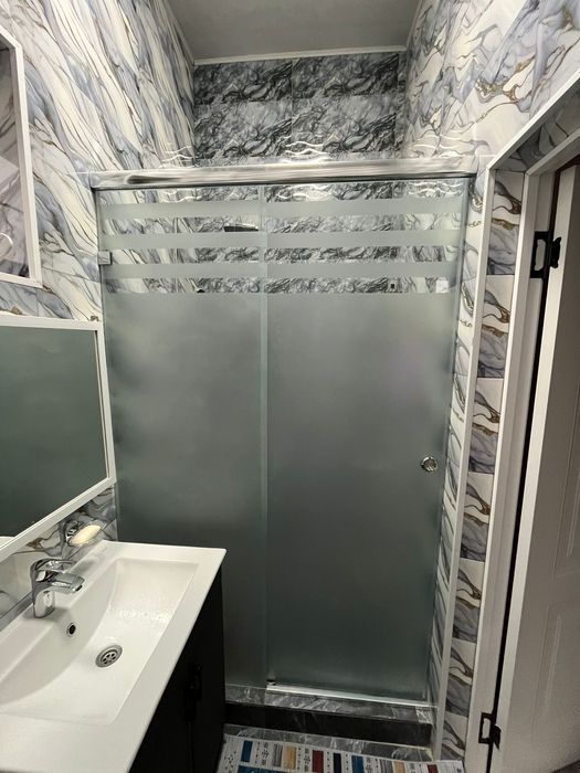 Душ кабина стеклянные перегородки ванная шторка  меж комнатный перегор