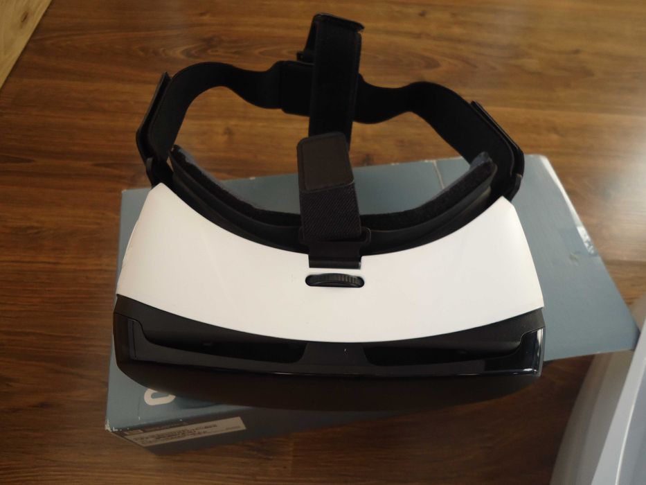 Samsung Очила за Виртуална Реалност Gear VR Oculus
