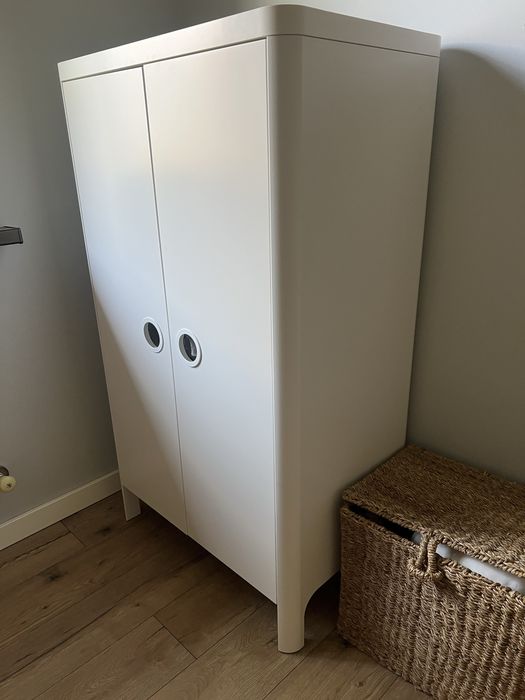 Шкаф IKEA Бусунге (Швеция)