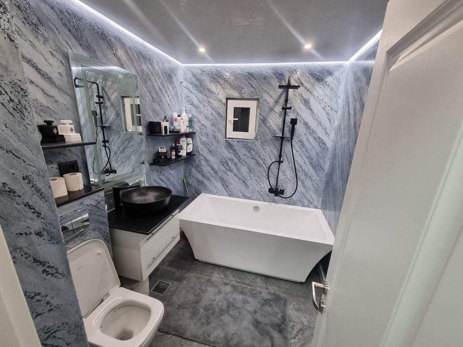 Ofer spre închiriere  apartament 3 camere