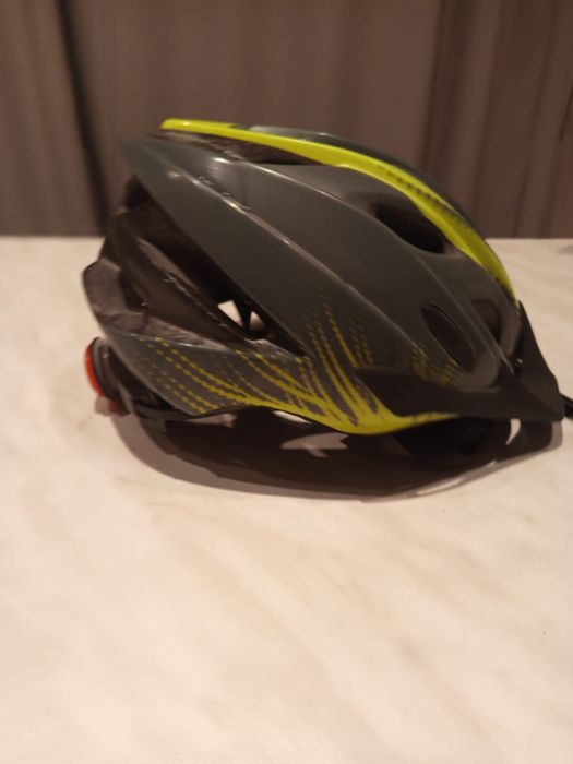 Шлем велосипедный GIANT