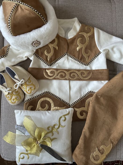 Тұсау кесер костюм