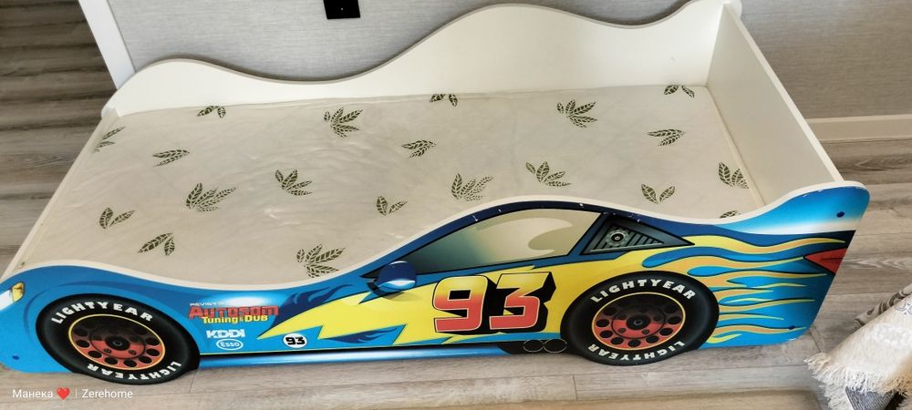 Продам кровать машину