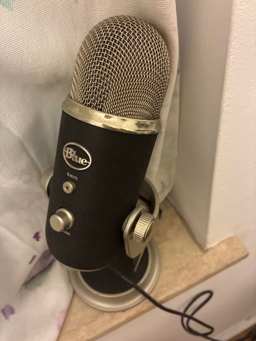Микрофон Blue Yeti