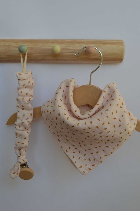 бандана, лигавни bandana bib текстилен клипс/ щипка за биберон