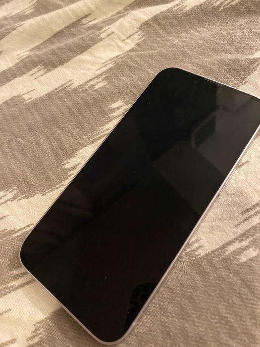 iPhone 14 mov 128 GB Preț: ~2 200 lei (negociabil)