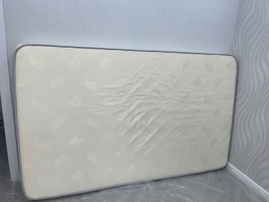 Продам матрас, размер 120х200 см.