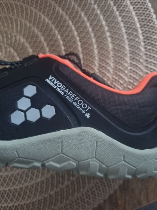 Adidasi vivobarefoot