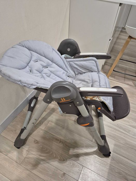 Детский стул для кормления chicco