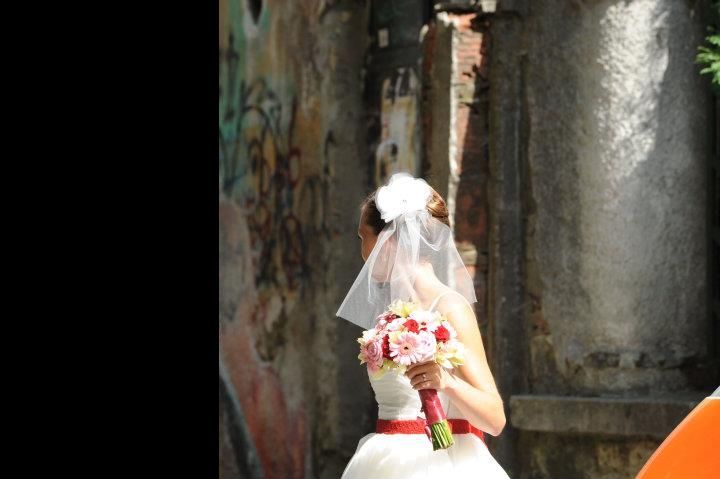 Rochie de mireasa scurtă, comodă