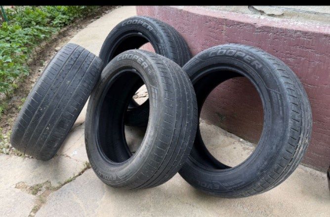Продается летние шины  размер:235/55 R18 COOPER