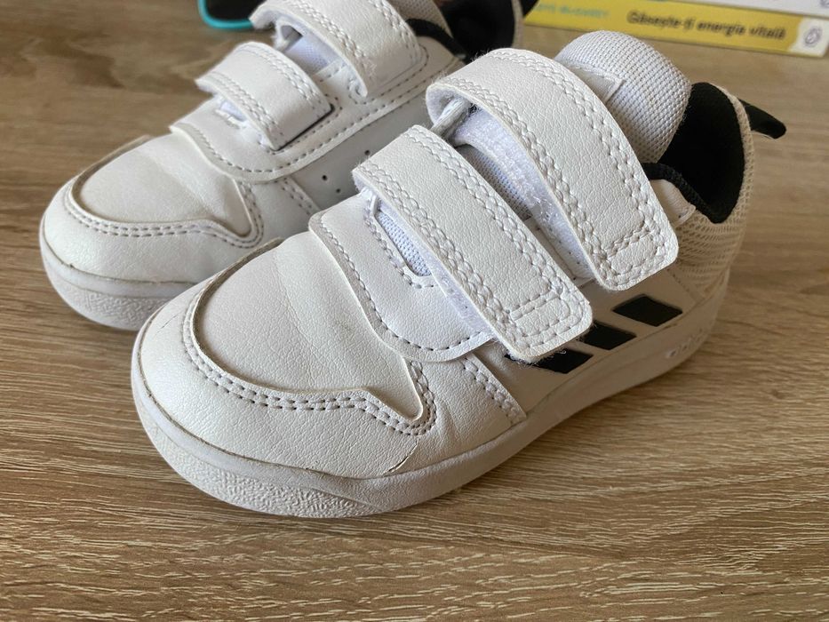 Adidas copii mărimea 23