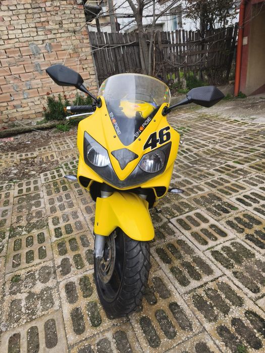 Продавам Хонда CBR F4i Sport