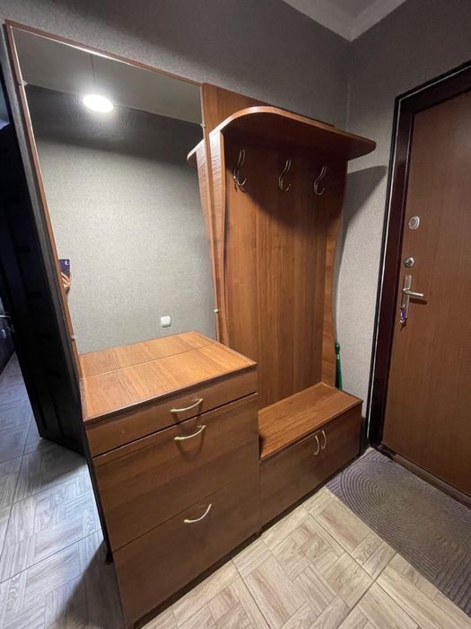 Продам Прихожку в коридор