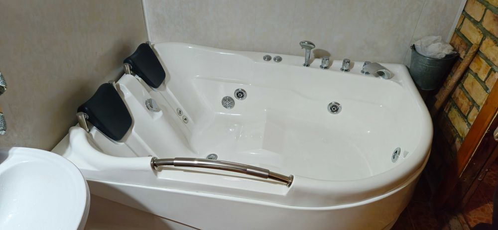 Жакузи двухместная