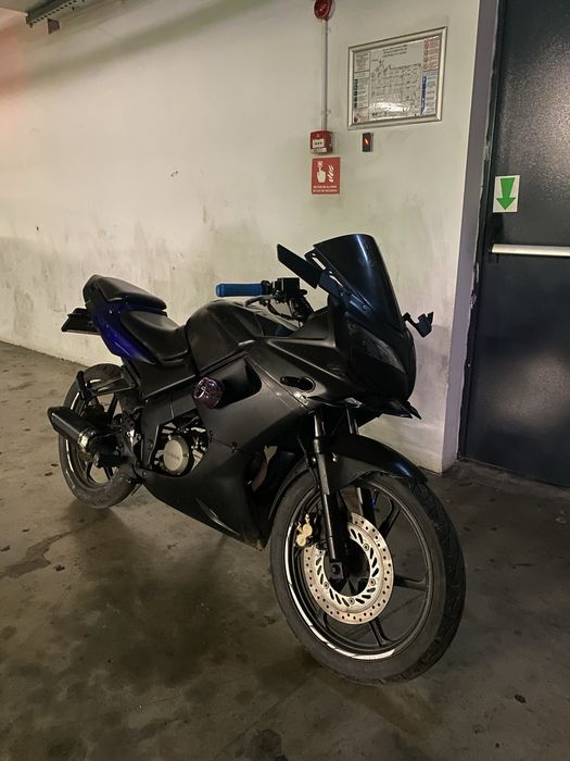 Vând honda cbr 125r