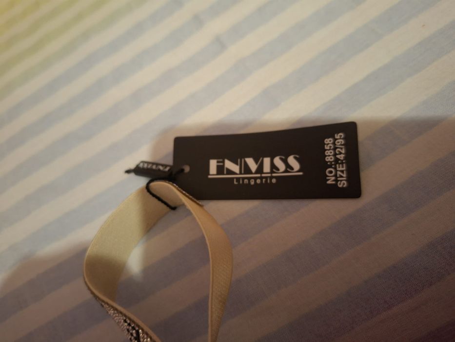 Vând Sutien Damă Push-up  Mărimea 42/95 Nou