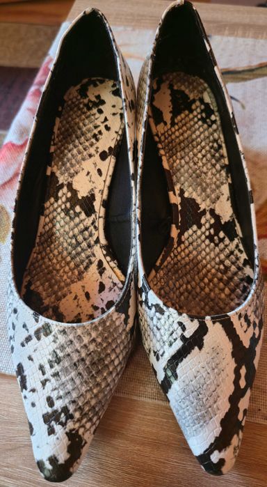 Pantofi ZARA TRAFALUC imprimeu piele de sarpe, marimea 38