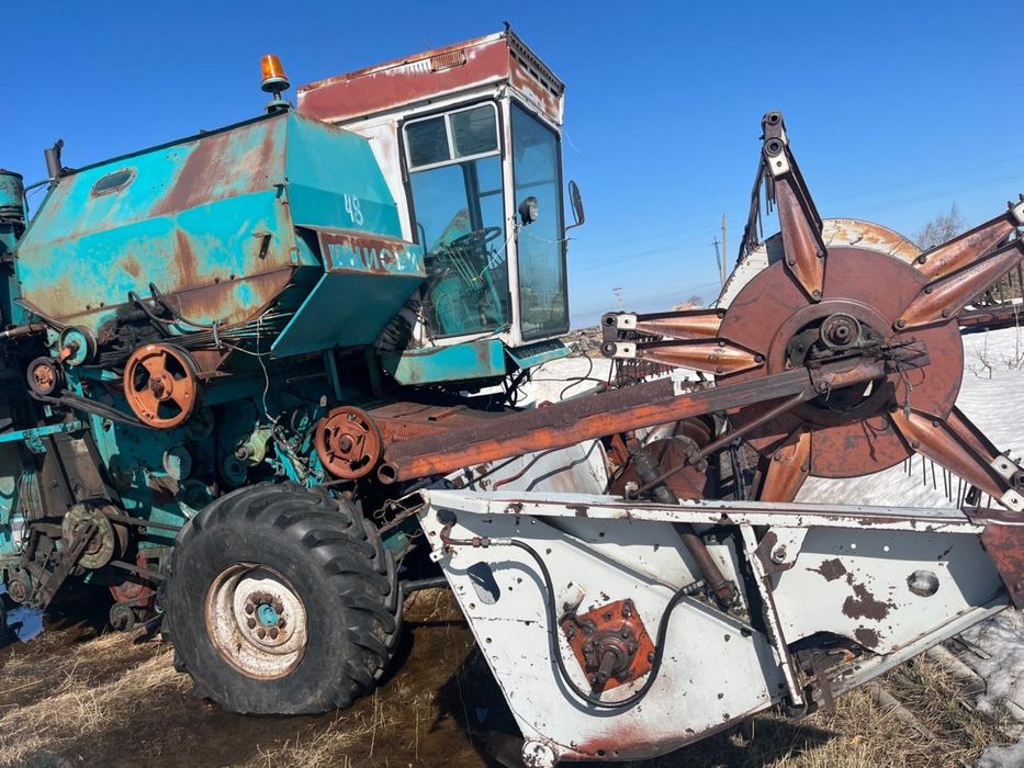 Продам комбайн на ходу