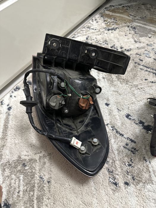 Фары задние левые субару трибека