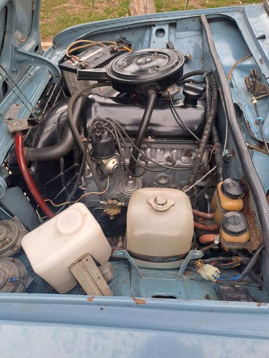 Машина Жигули 2103