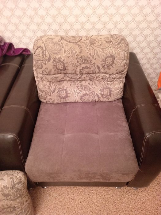 Кресла продам 2шт недорого бу