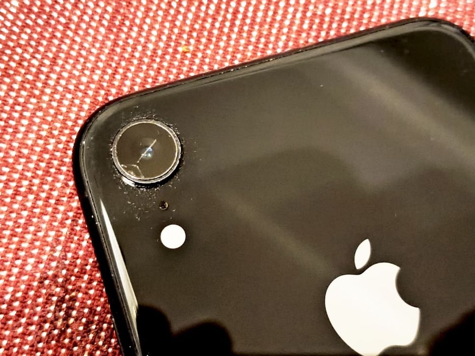 Мобильный телефон IPhone XR 64gb