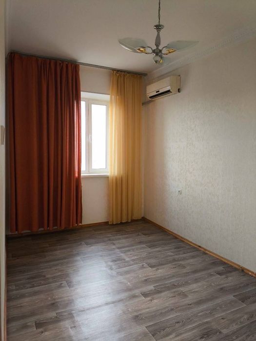 Просторная 3-комнатная 70 м², средний этаж, свежий ремонт, м-в Риезий