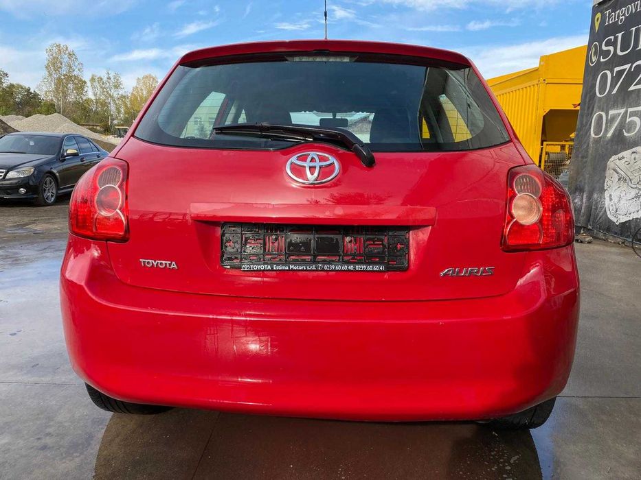 dezmembrez toyota auris 1.6i cod motor 1zr-fe automata