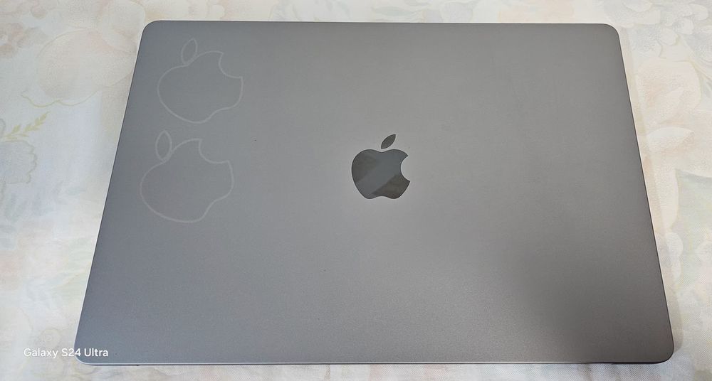 MacBook Air m3 8 gb