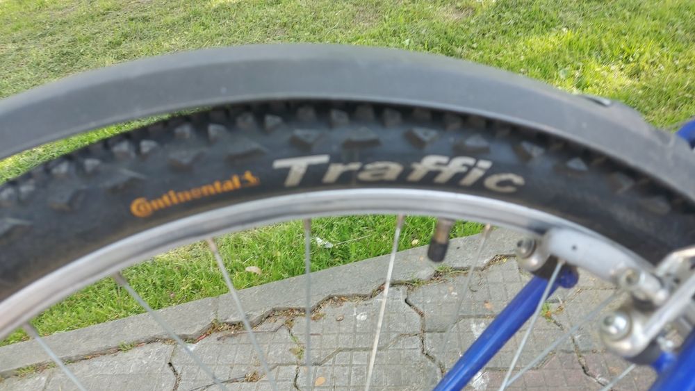 Bicicleta Trek 6300 Rock Shox și bicicleta  Bulls