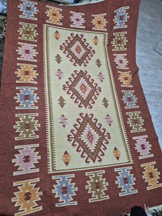 Продам ковёр ,срочно