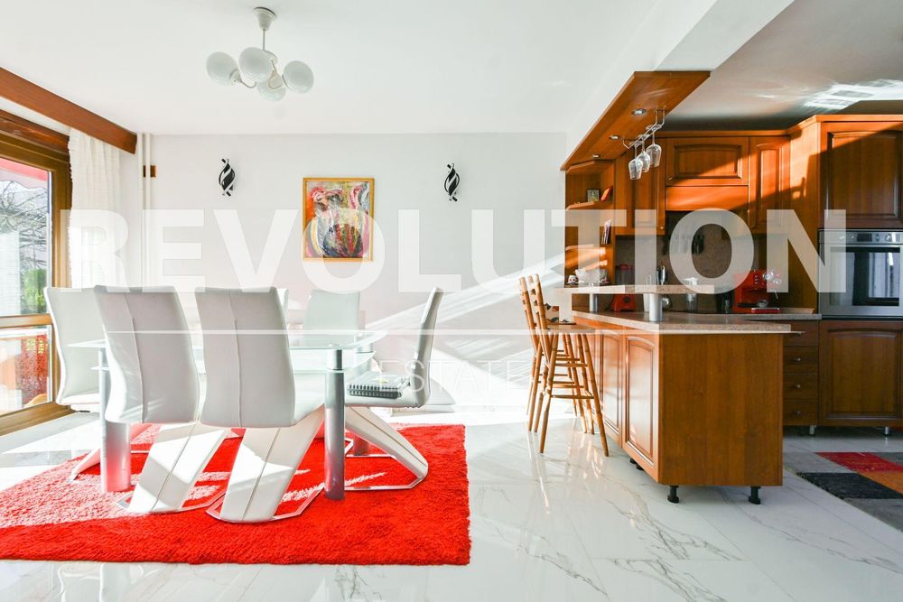 Дава се под наем Къща в Божурище - 200 кв.м за 2194.02 € - Снимка #1