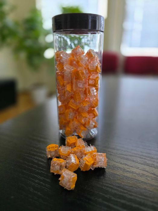 Продавам линейни суичове TTC Venus 100 броя