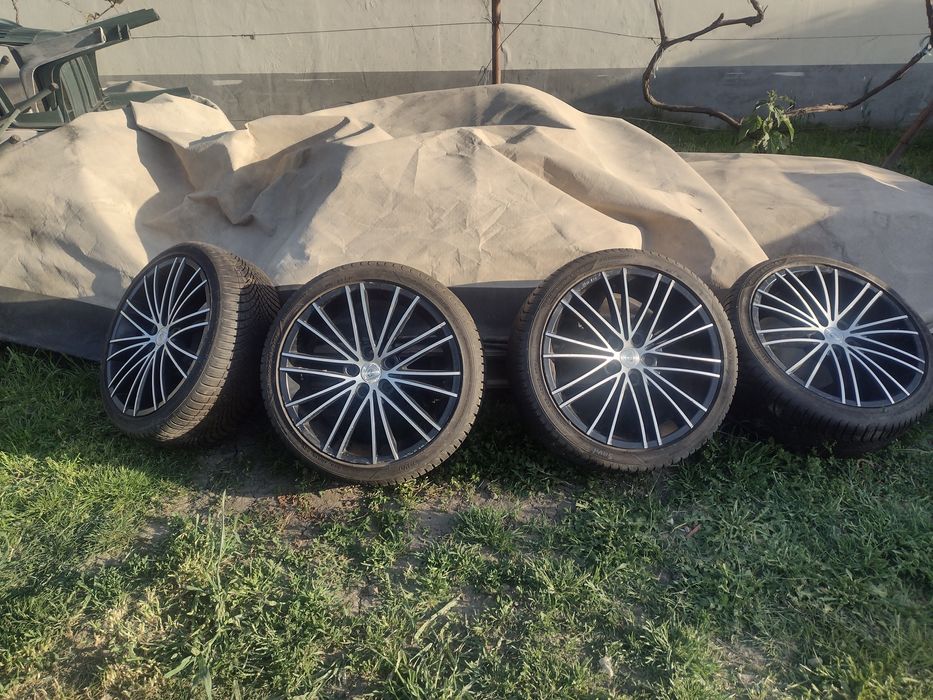 Vând anvelope  cu tot cu genti