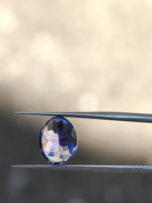 Танзанит 3.62ct чист на лупа с швейцарски сертификат