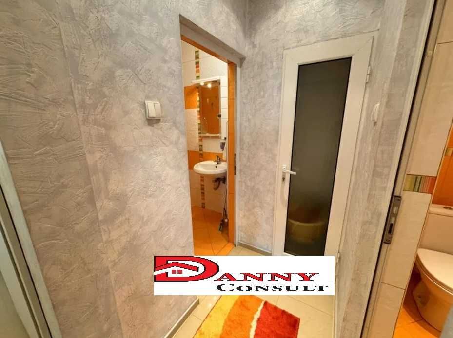 Триетажна новопостроена къща в с. Първомайци