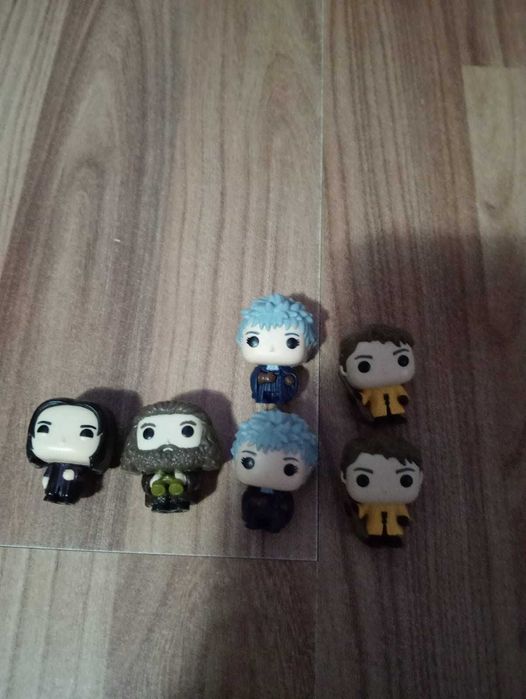 Vând mini figurine Harry Potter de la KINDER JOY ediție limitată 2024