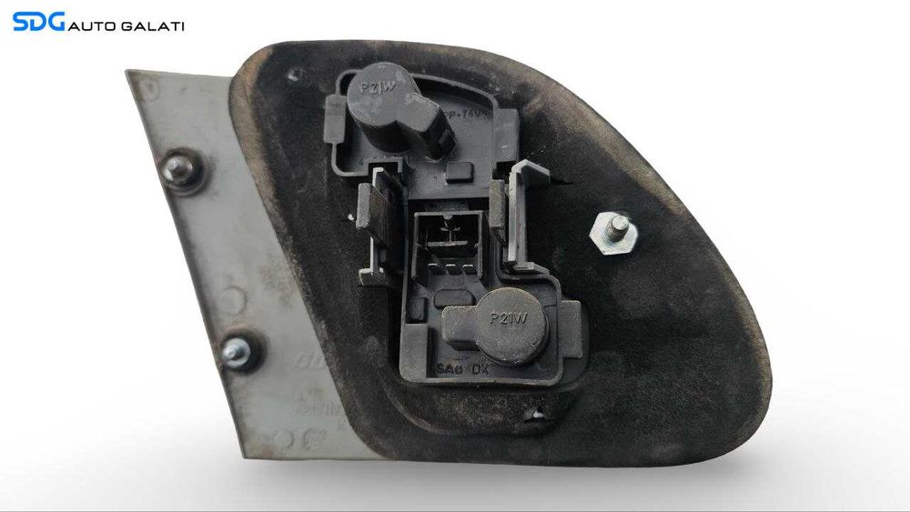 Stop Lampa Tripla Dreapta de pe Haion Capota Portbagaj Fiat Albea 1996 - 2012 Cod 41520748 [A0507]
