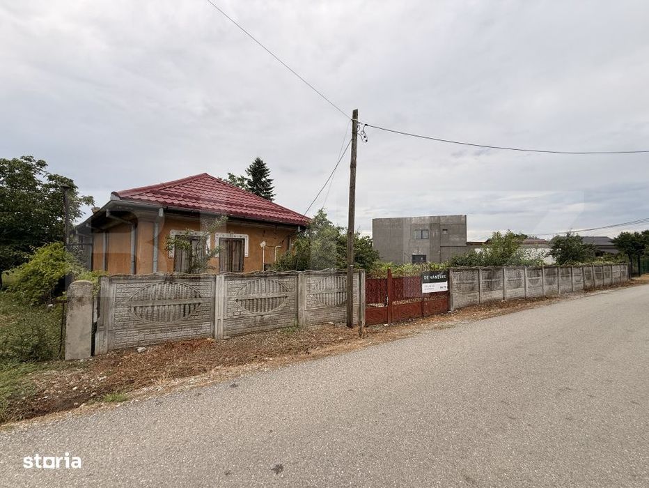Teren IV 1.308 mp, cu casa veche si grajd, dubla deschidere, zona Prea