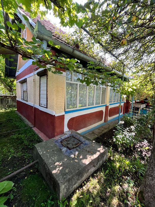 Casă de vânzare în Sălcud, județul Mureș – 2450 mp teren intravilan